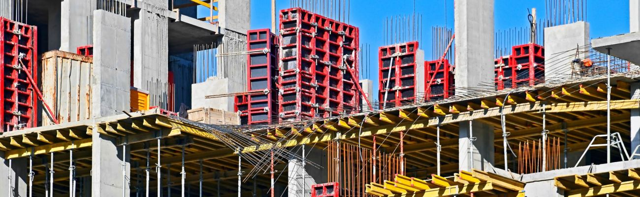 trabajo de encofrado de pilares